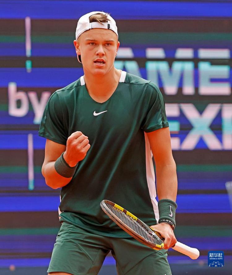 对临场变动 对临场变动